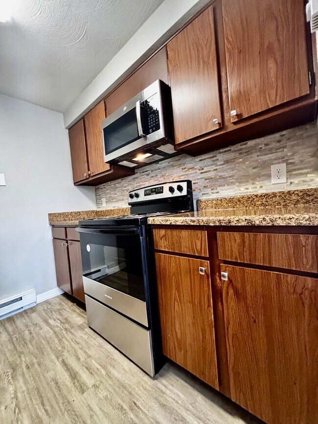 Building Photo - Beautiful 2 bedroom 1 bath in West Milton!