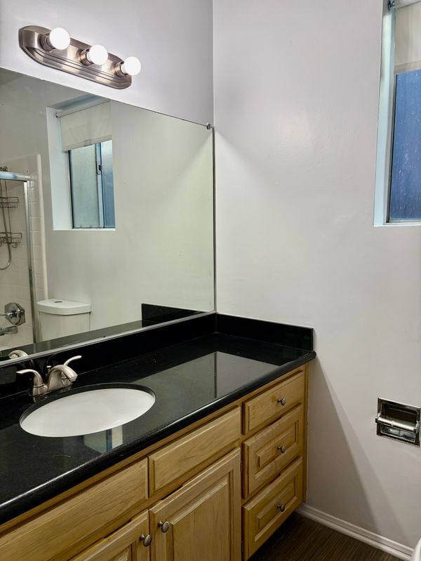 Building Photo - 2425 Ocean Ave