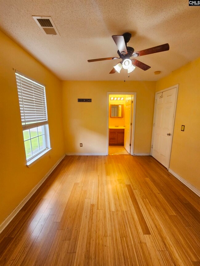 Building Photo - 1001 Rockyknoll Dr