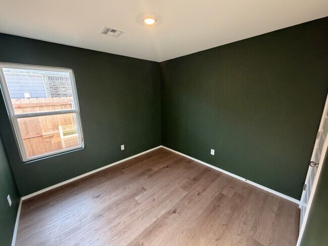 Building Photo - Beautiful 3 Bed 2 bath in N. OKC