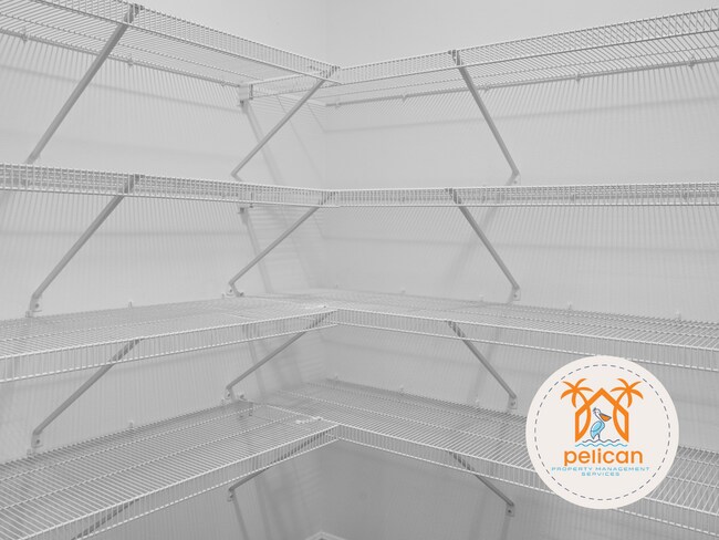 Building Photo - Stunning Home in East Navarre