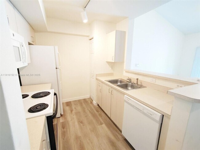 Building Photo - 711 SW 111th Way