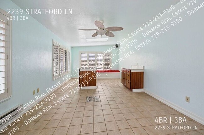 Building Photo - 2239 Stratford Ln