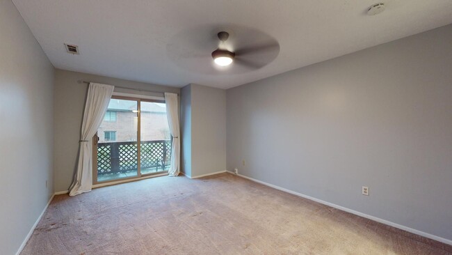 Building Photo - Broadview Heights 1 Bedroom Condo