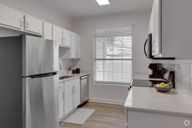 1BR, 1BA - 910SF - Soleil Apartments