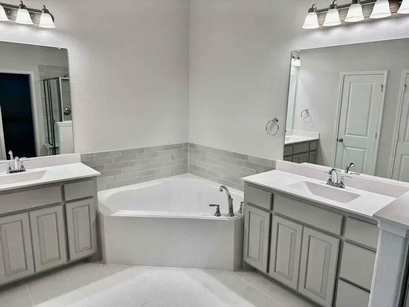Building Photo - 335 Freestall Dr