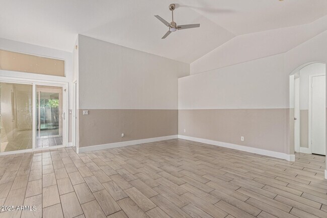 Building Photo - 15824 N 33rd Pl