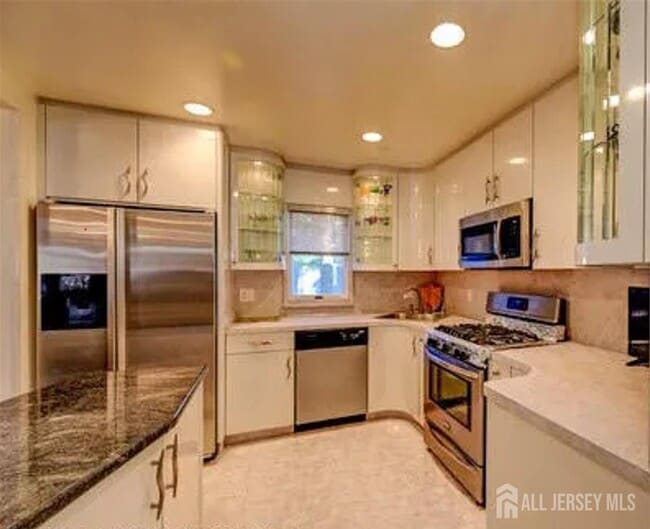 Building Photo - 4806 Hana Rd
