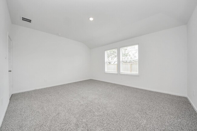 Building Photo - 342 Amy St