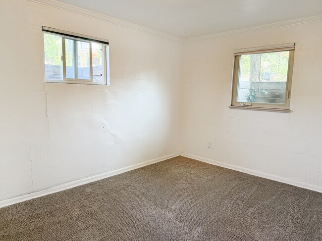 Building Photo - 2626 4th St