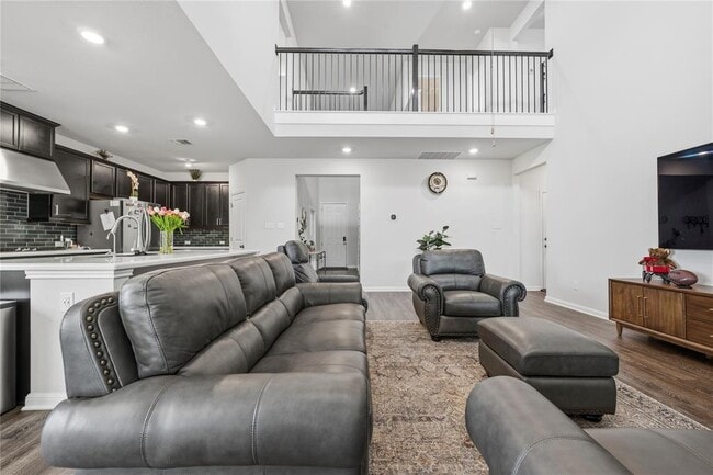 Building Photo - 317 Barton Oak Trl