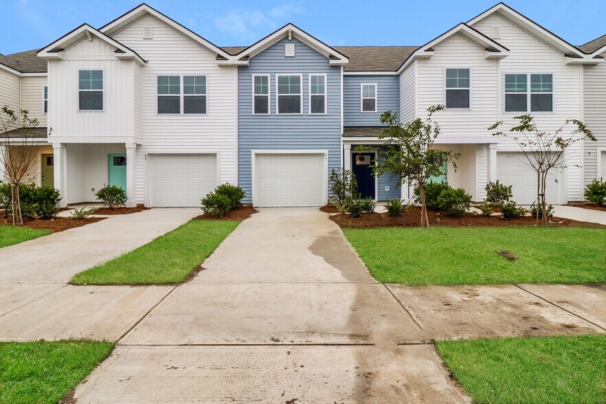 Building Photo - 51 Striker Rd