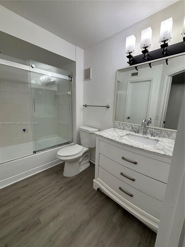 Building Photo - 457 Vista Isles Dr