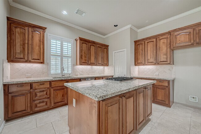Building Photo - 7206 Spring Meadow Ln
