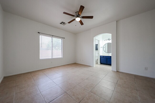 Building Photo - 619 N 70th Ave