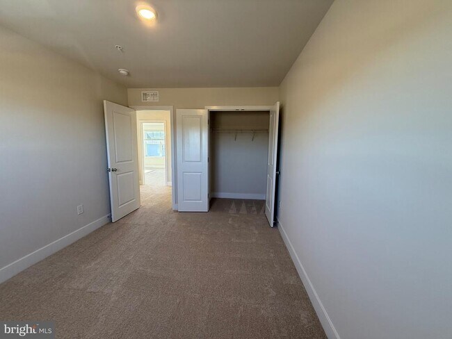 Building Photo - 1670 Lake Placid Dr