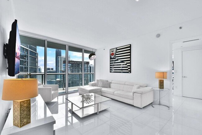 Building Photo - 475 Brickell Ave