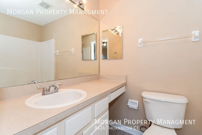 Building Photo - 8424 Thornbush Ct