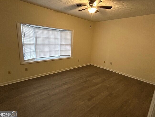 Building Photo - 250 Cleveland Rd