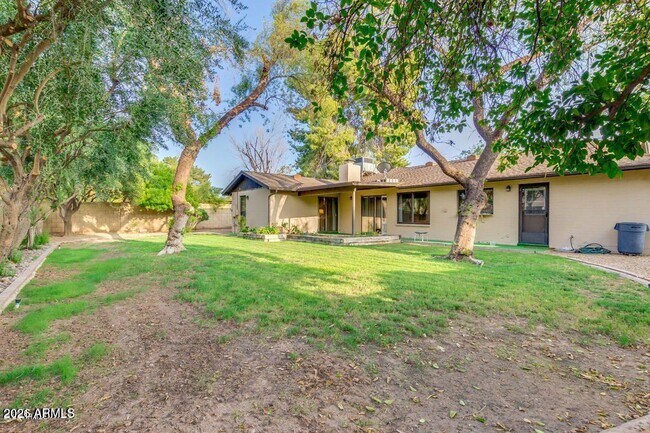 Building Photo - 1536 E Gemini Dr