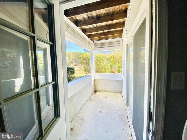 Building Photo - 604 Rolling Hill Walk