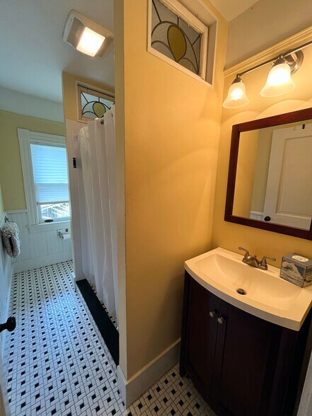 Building Photo - 35 Panola St