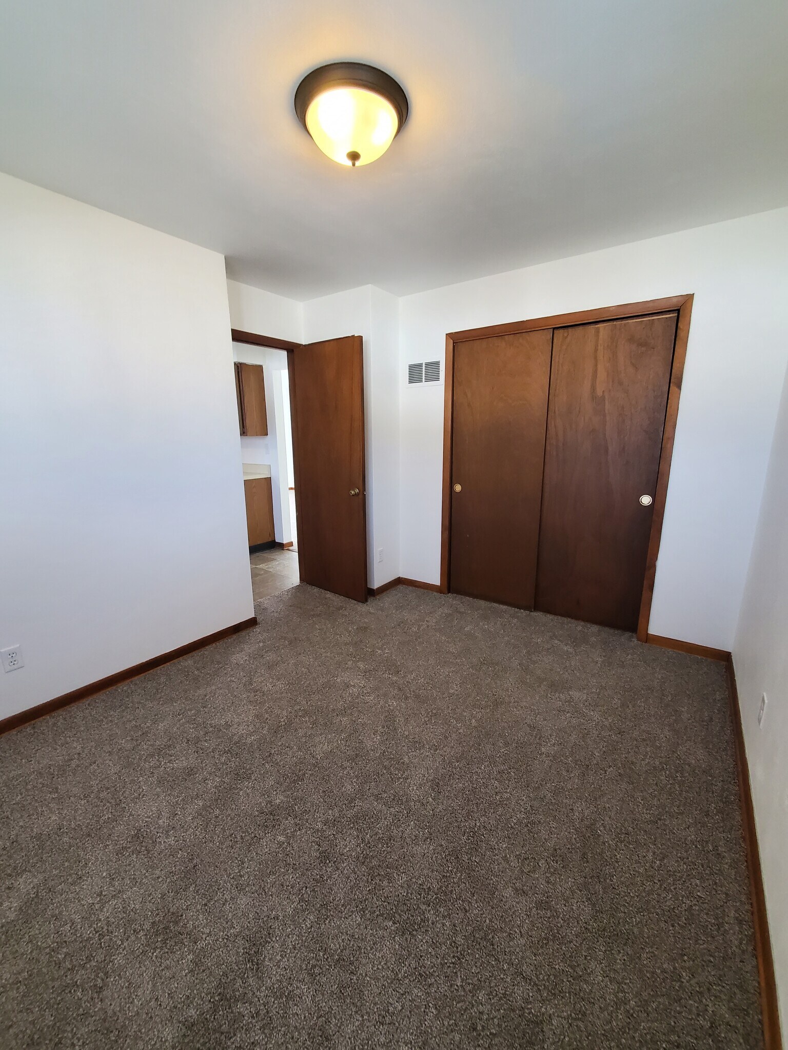 Building Photo - 5507 42nd Ave