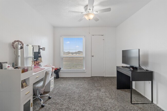 Building Photo - 7600 Emmett F Lowry Expy