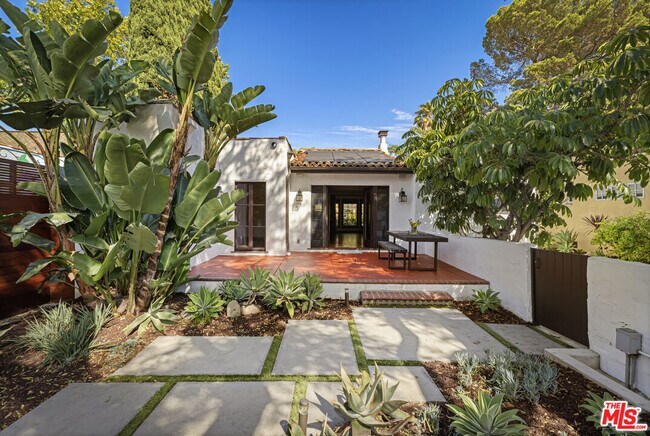 Building Photo - 1169 S Sierra Bonita Ave