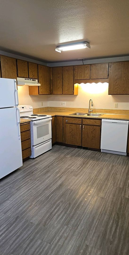 Building Photo - 510-01 Bayne