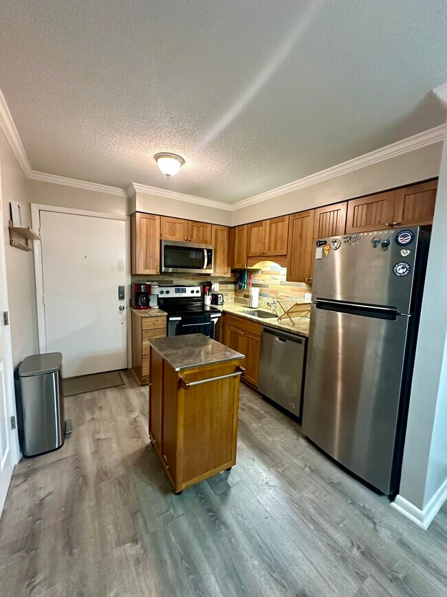 Building Photo - 45 Folly Field Rd