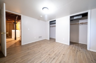 Building Photo - 842 25th Ave SE