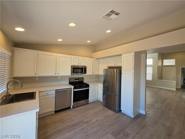 Building Photo - 626 Palmwood Ln