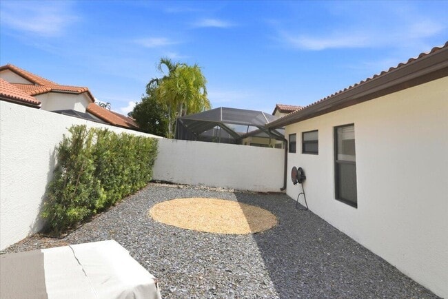 Building Photo - 21583 Villa Nova Dr