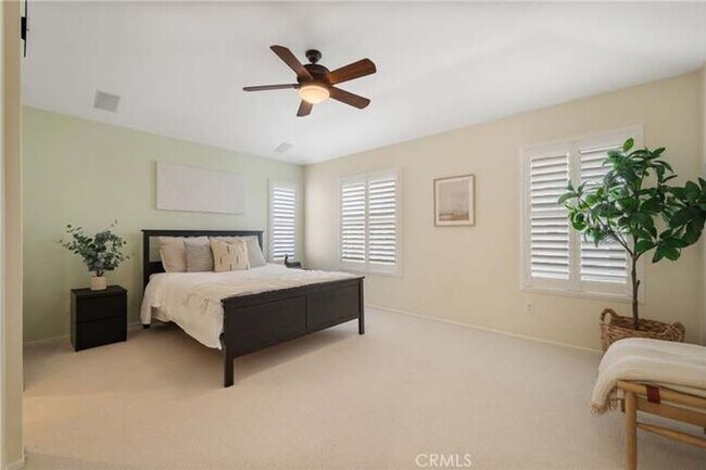 Building Photo - 3 Bedroom Plus Loft in Los Flores