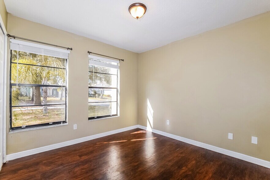 Building Photo - 1345 Bridlebrook Dr