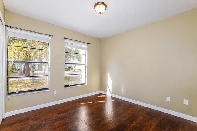 Building Photo - 1345 Bridlebrook Dr