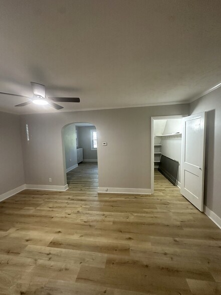 Building Photo - 807 S Braddock Ave