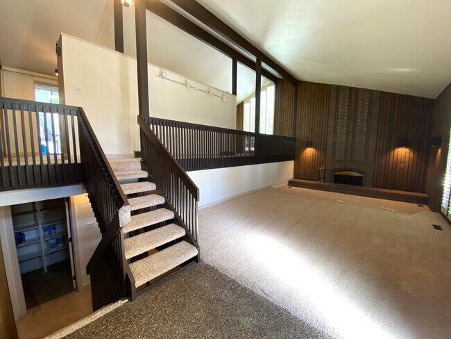 Building Photo - 3016 Apache Ln