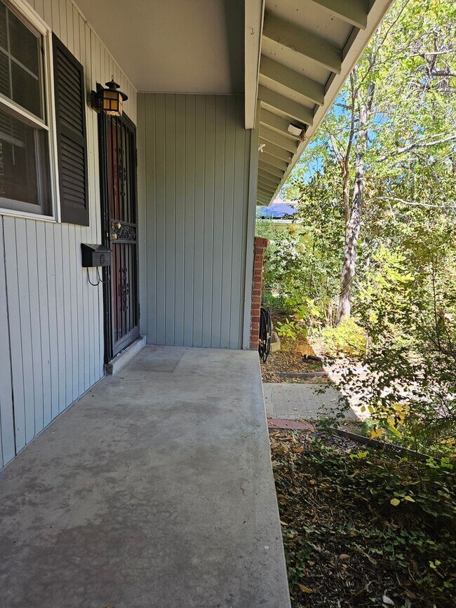 Building Photo - Virginia Village 4 Bed 3 Baths Large Yard Attached Garage Super Spacious!