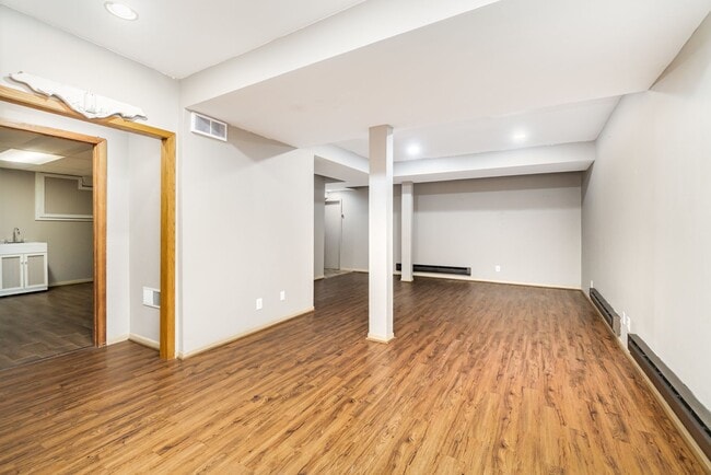 Building Photo - Stunning 4-Bedroom Home with 5 Full Baths + Hot Tub, Wooded Retreat