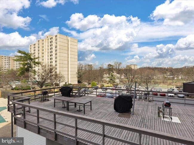 Building Photo - 5340 Holmes Run Pkwy