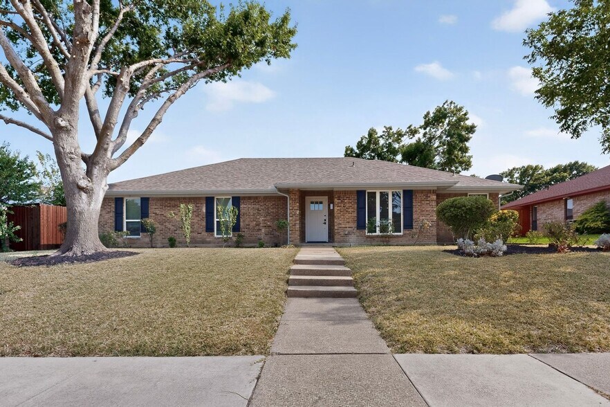 Building Photo - 2200 Winona Dr