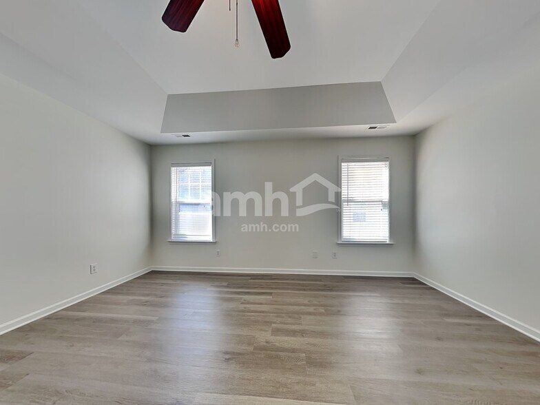 Building Photo - 8919 Cinder Ln