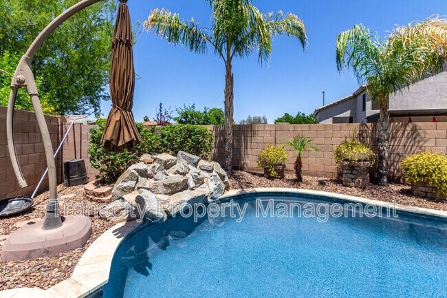 Building Photo - 1028 E Orchid Ln