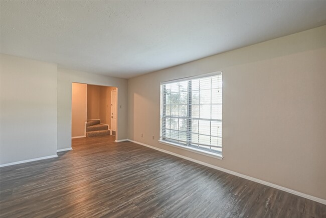 Building Photo - 2711 Quarry Hill Rd