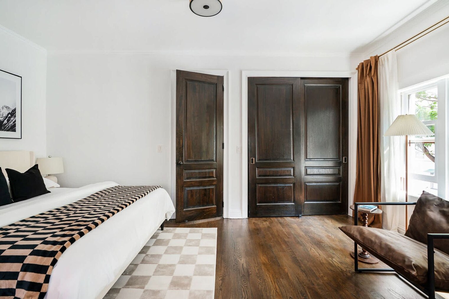 Building Photo - 10 5th Ave