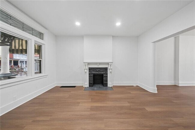 Building Photo - 1020 Jancey St