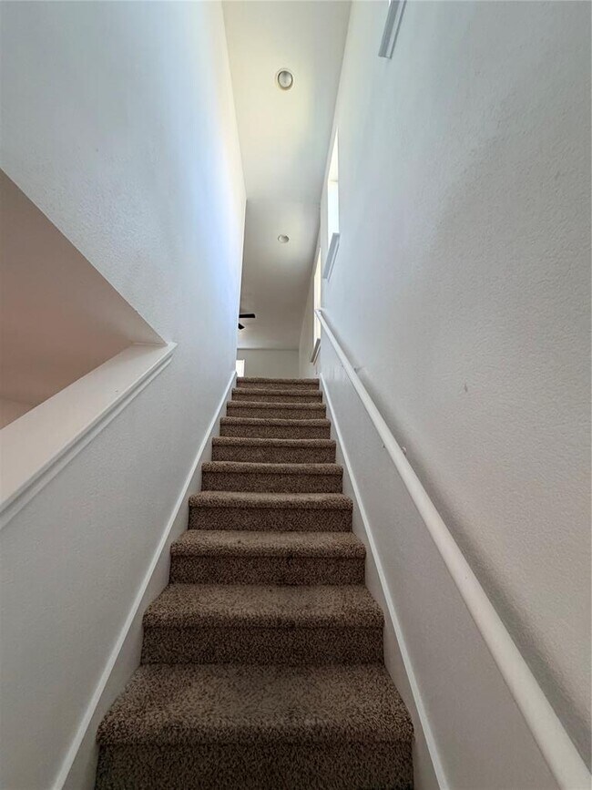 Building Photo - 13412 Guarnere Dr