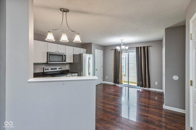 Building Photo - 1009 Ebony Cir